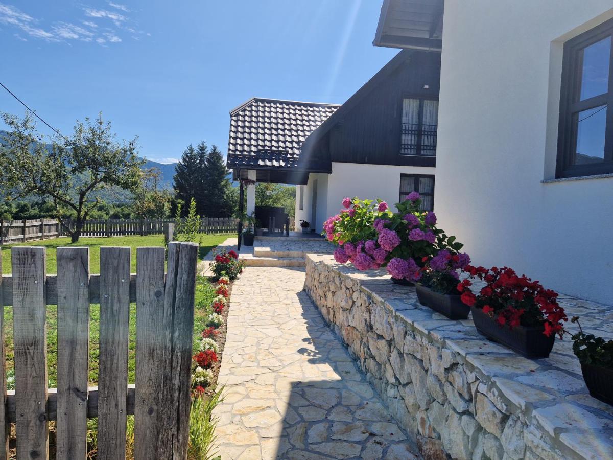 Plitvice Apis Korenica Exterior foto